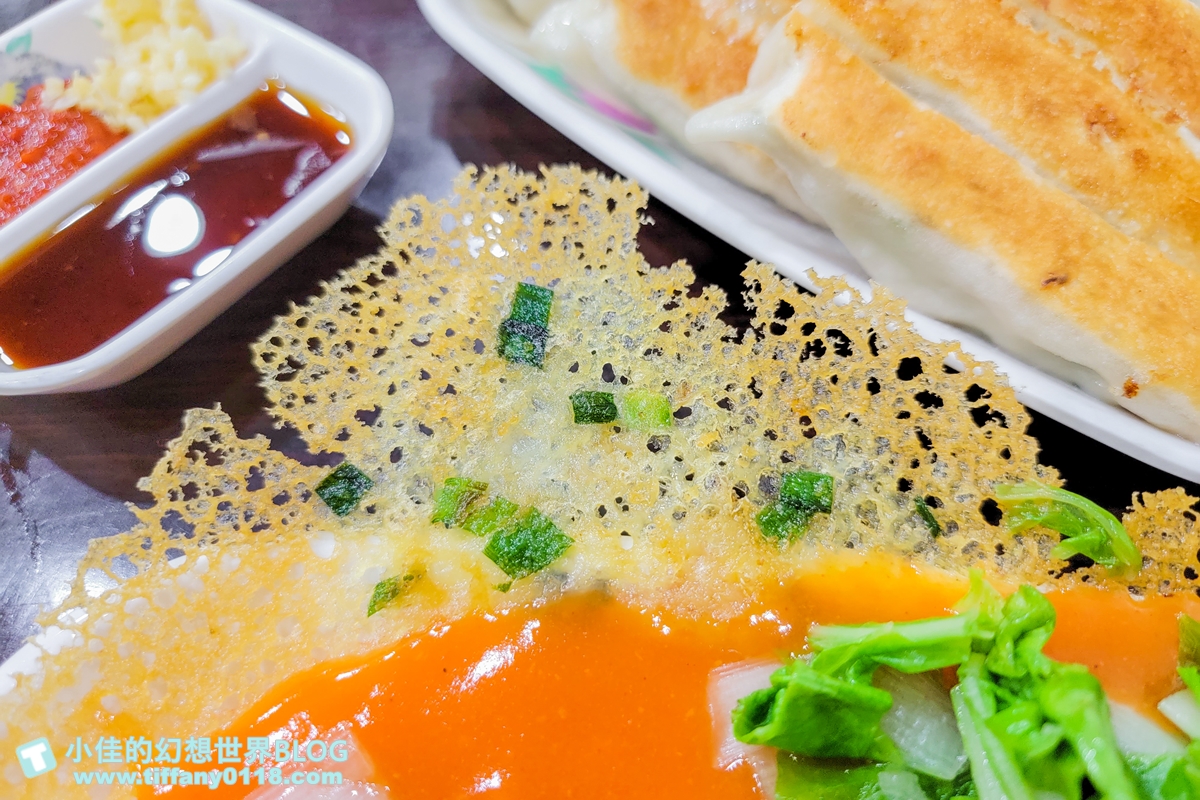 [三重美食]雲林鍋貼/獨門冰花脆皮蚵仔煎+脆皮鍋貼+爆好喝酸辣湯/店面乾淨價錢合理的三重美食推薦