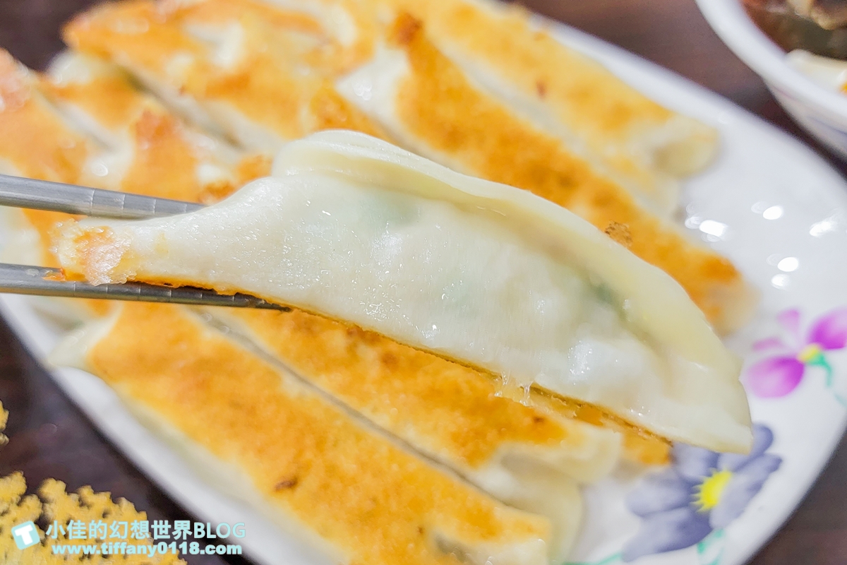 [三重美食]雲林鍋貼/獨門冰花脆皮蚵仔煎+脆皮鍋貼+爆好喝酸辣湯/店面乾淨價錢合理的三重美食推薦