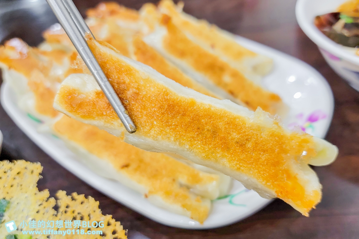 [三重美食]雲林鍋貼/獨門冰花脆皮蚵仔煎+脆皮鍋貼+爆好喝酸辣湯/店面乾淨價錢合理的三重美食推薦