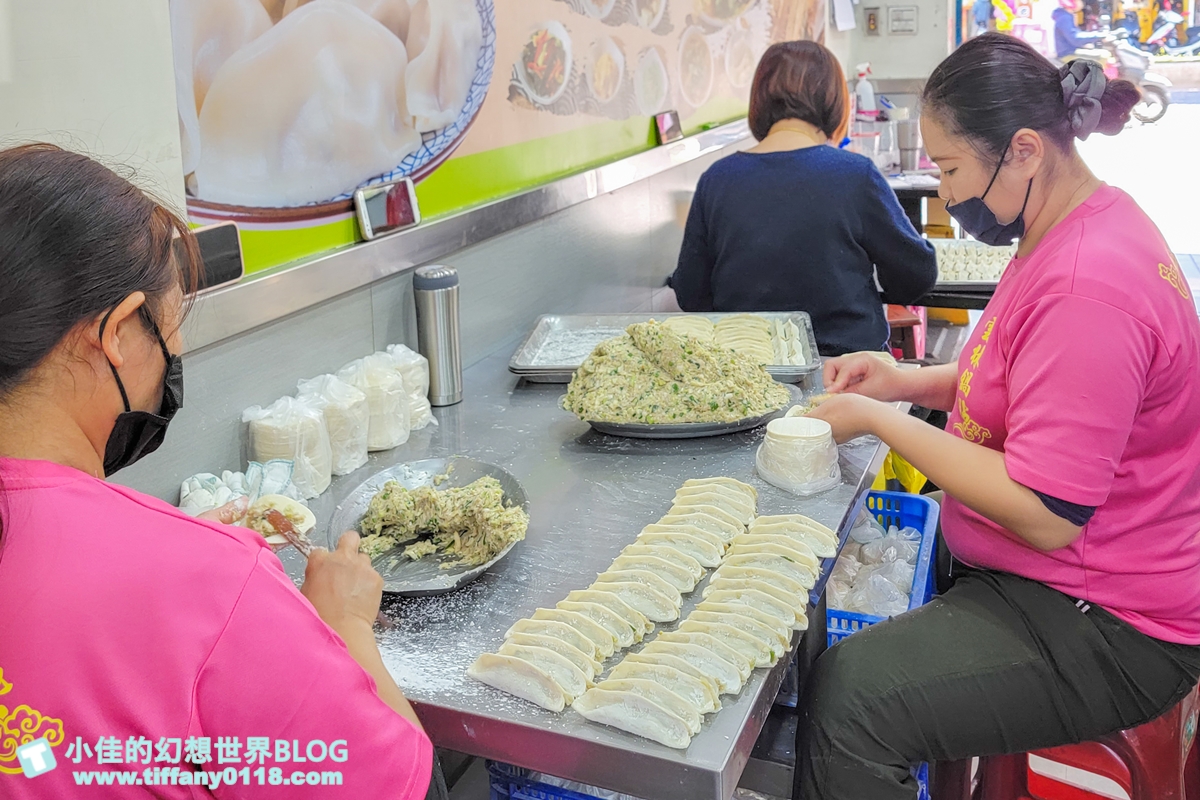 [三重美食]雲林鍋貼/獨門冰花脆皮蚵仔煎+脆皮鍋貼+爆好喝酸辣湯/店面乾淨價錢合理的三重美食推薦