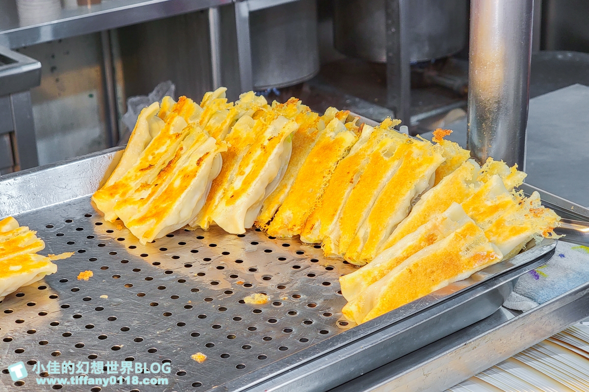 [三重美食]雲林鍋貼/獨門冰花脆皮蚵仔煎+脆皮鍋貼+爆好喝酸辣湯/店面乾淨價錢合理的三重美食推薦