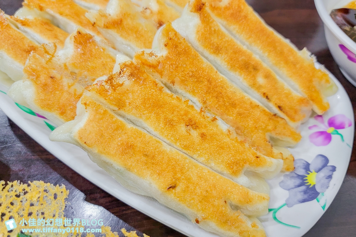 [三重美食]雲林鍋貼/獨門冰花脆皮蚵仔煎+脆皮鍋貼+爆好喝酸辣湯/店面乾淨價錢合理的三重美食推薦