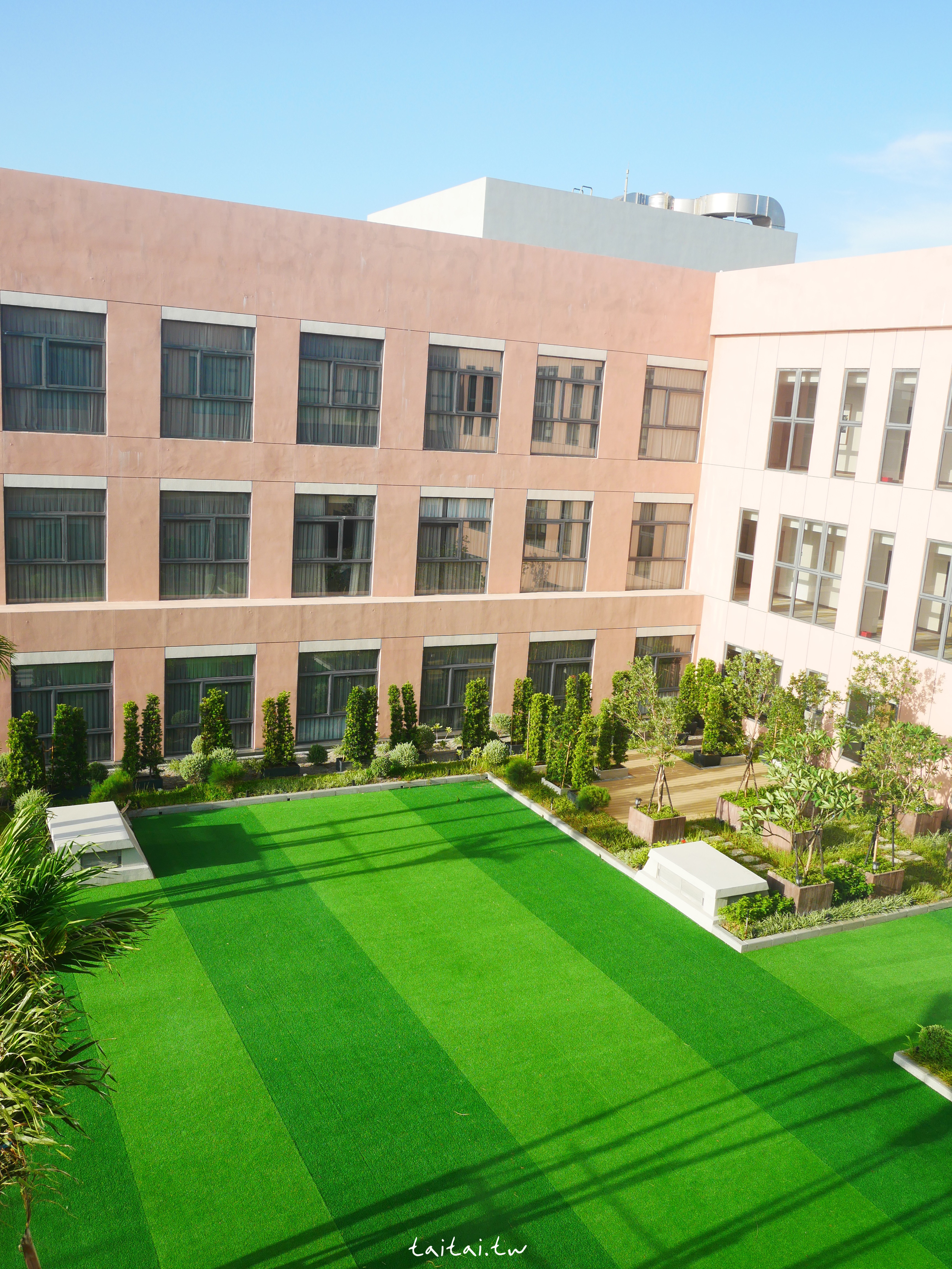 台中震大金鬱金香酒店 中庭景色