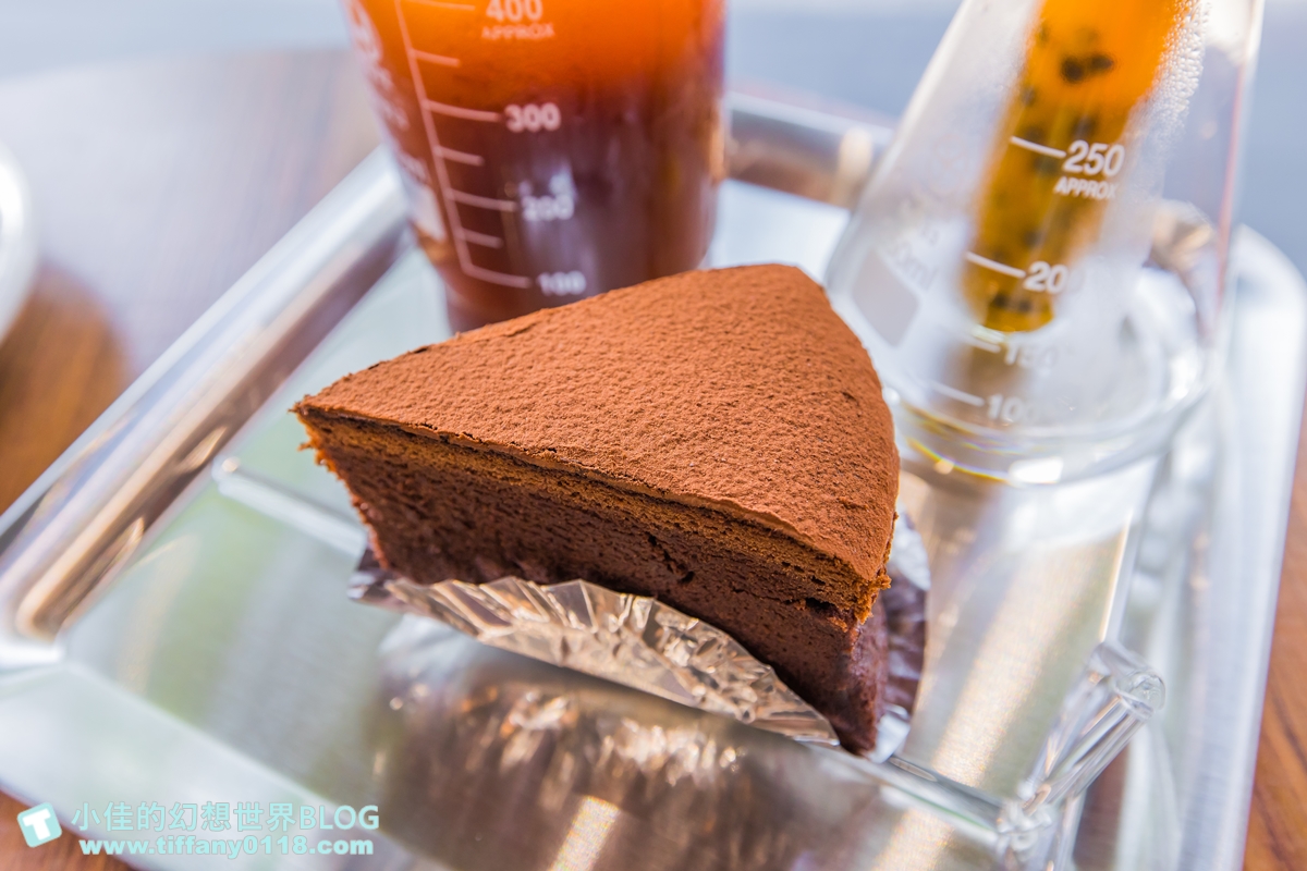 [南投景點]Feeling18 Lab烘焙研究所/實驗室風格的網美咖啡館/好吃好喝好拍/南投埔里景點推薦