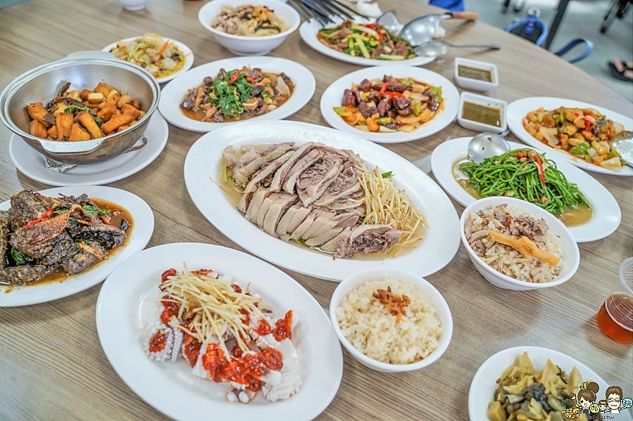 玖肆鴨霸 小琉球必吃 小琉球美食 鴨肉 熱炒 鮮味 新鮮 圓桌 聚餐 聚會 潛水客推薦