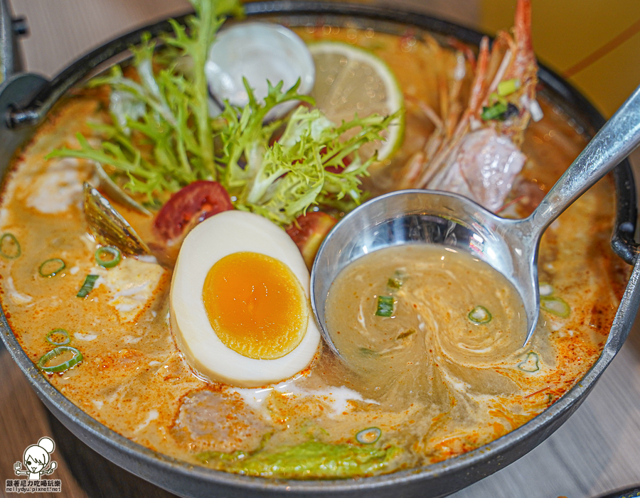 小二春 鍋物 個人鍋 快速 便利 上班族 外帶 好吃 炸物 高雄美食 多口味 