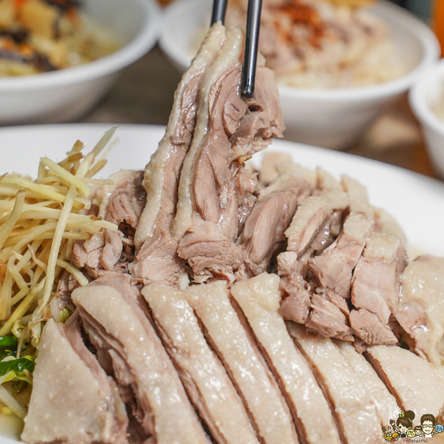 玖肆鴨霸 小琉球必吃 小琉球美食 鴨肉 熱炒 鮮味 新鮮 圓桌 聚餐 聚會 潛水客推薦