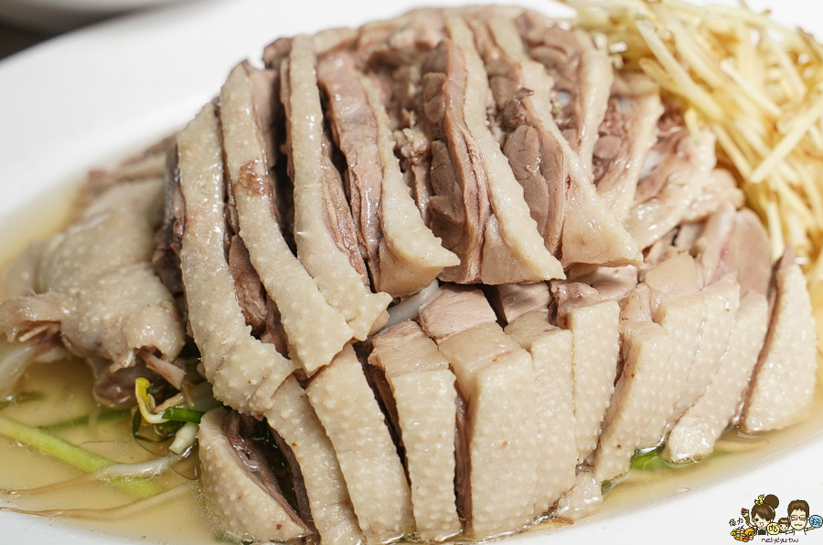 玖肆鴨霸 小琉球必吃 小琉球美食 鴨肉 熱炒 鮮味 新鮮 圓桌 聚餐 聚會 潛水客推薦