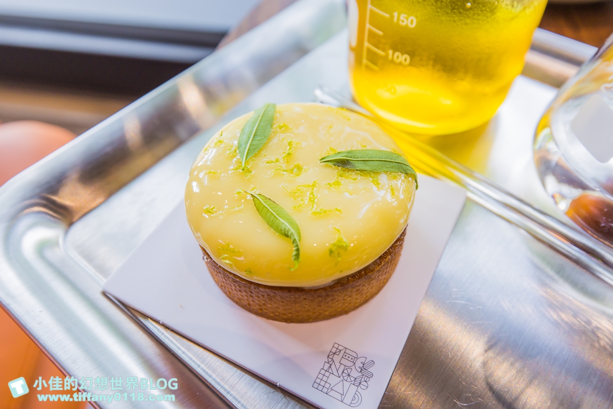 [南投景點]Feeling18 Lab烘焙研究所/實驗室風格的網美咖啡館/好吃好喝好拍/南投埔里景點推薦