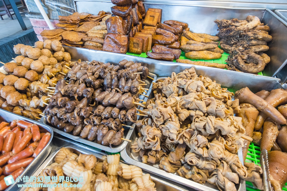 [高雄美食]大溝頂阿囉哈滷味(杏)總店/70年老字號滷味/樓梯和鴨腱腸必點/鹽埕區美食推薦
