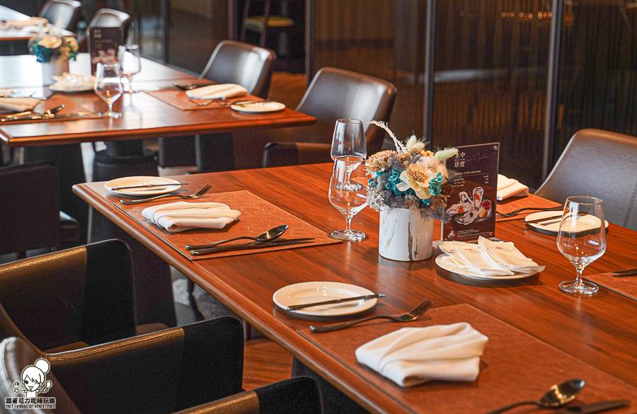 高雄牛排 牛排館 推薦 高雄美食 高樓層 約會 慶生 商業午餐 超值 澎派 龍蝦 萬豪飯店 皇饕牛排館鐵板燒