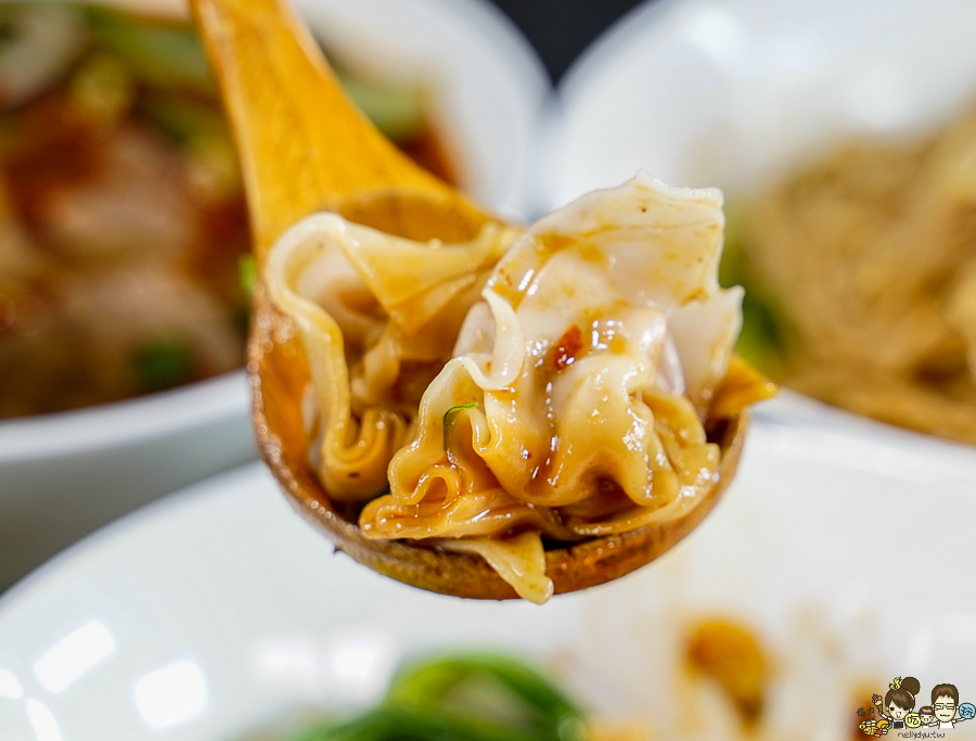 四川重慶香麻 川渝重慶小麵館 正宗 地道 廣式滷水 東港美食 全台首間 酸辣粉 紅燒 川味紅燒