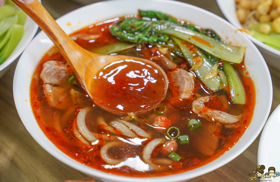 四川重慶香麻 川渝重慶小麵館 正宗 地道 廣式滷水 東港美食 全台首間 酸辣粉 紅燒 川味紅燒