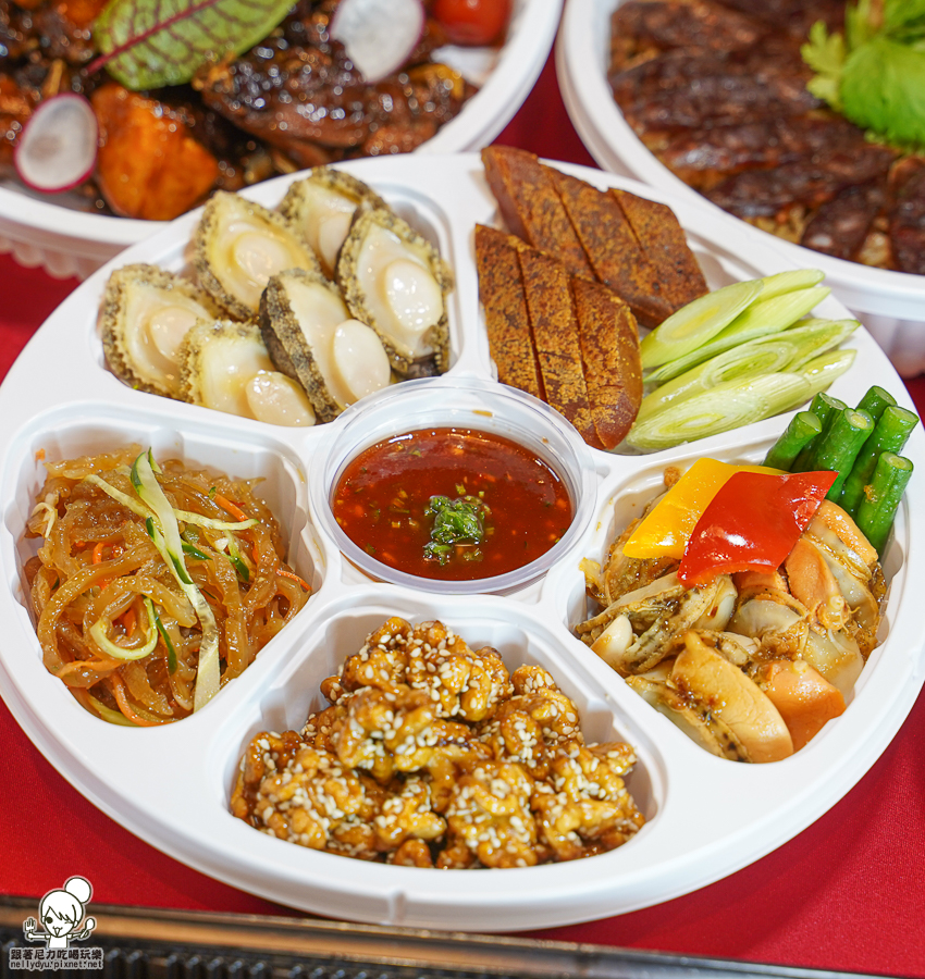 高雄烤鴨外帶 烤鴨團圓外帶餐 外帶年菜 年菜外帶 除夕 團圓 桌菜 包廂 經典 招牌 必吃 2024高雄年菜 鴨點棧