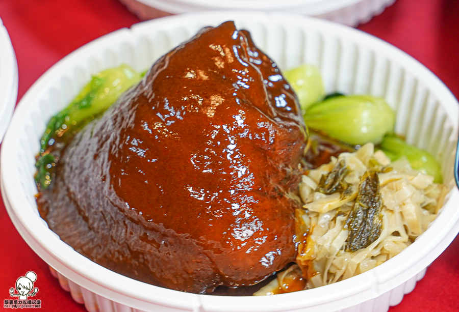 高雄烤鴨外帶 烤鴨團圓外帶餐 外帶年菜 年菜外帶 除夕 團圓 桌菜 包廂 經典 招牌 必吃 2024高雄年菜 鴨點棧