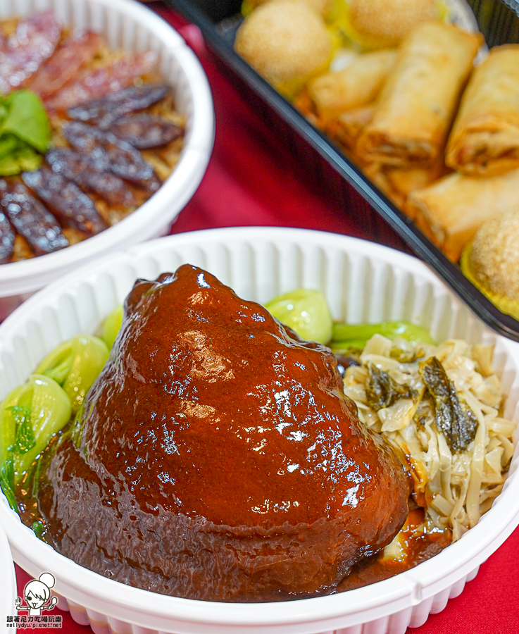 高雄烤鴨外帶 烤鴨團圓外帶餐 外帶年菜 年菜外帶 除夕 團圓 桌菜 包廂 經典 招牌 必吃 2024高雄年菜 鴨點棧