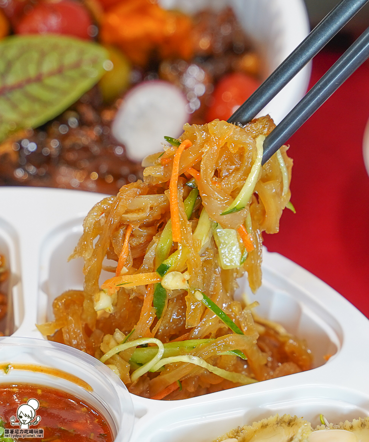 高雄烤鴨外帶 烤鴨團圓外帶餐 外帶年菜 年菜外帶 除夕 團圓 桌菜 包廂 經典 招牌 必吃 2024高雄年菜 鴨點棧