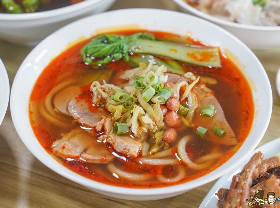 四川重慶香麻 川渝重慶小麵館 正宗 地道 廣式滷水 東港美食 全台首間 酸辣粉 紅燒 川味紅燒