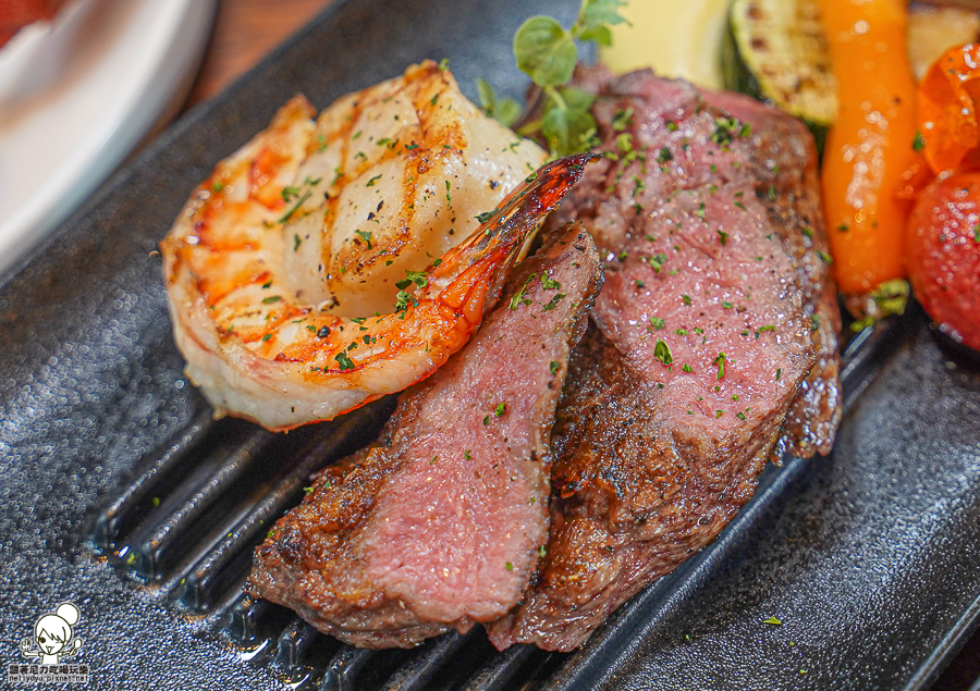 高雄牛排 牛排館 推薦 高雄美食 高樓層 約會 慶生 商業午餐 超值 澎派 龍蝦 萬豪飯店 皇饕牛排館鐵板燒