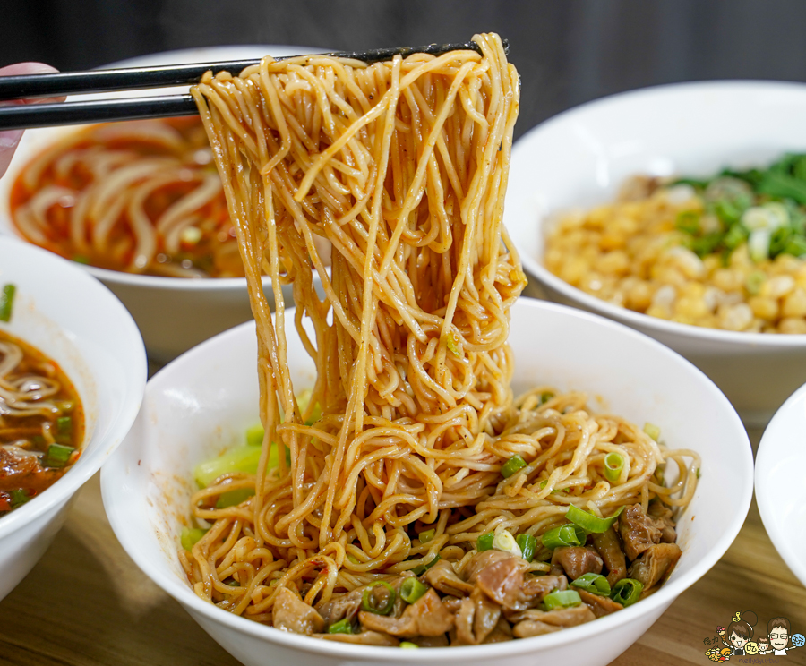 四川重慶香麻 川渝重慶小麵館 正宗 地道 廣式滷水 東港美食 全台首間 酸辣粉 紅燒 川味紅燒