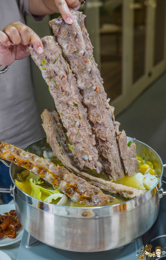 駁二美食 大港橋美食 聚餐 火鍋 高雄港 水水 火鍋 自助式 聚餐 親子 聚會 網美 