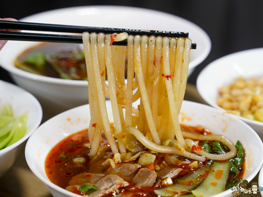 四川重慶香麻 川渝重慶小麵館 正宗 地道 廣式滷水 東港美食 全台首間 酸辣粉 紅燒 川味紅燒