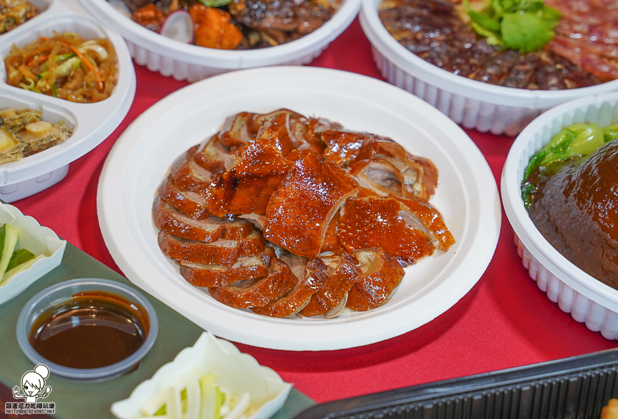 高雄烤鴨外帶 烤鴨團圓外帶餐 外帶年菜 年菜外帶 除夕 團圓 桌菜 包廂 經典 招牌 必吃 2024高雄年菜 鴨點棧