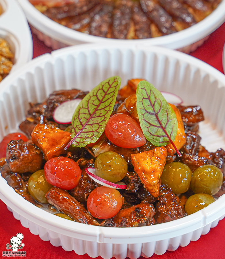 高雄烤鴨外帶 烤鴨團圓外帶餐 外帶年菜 年菜外帶 除夕 團圓 桌菜 包廂 經典 招牌 必吃 2024高雄年菜 鴨點棧