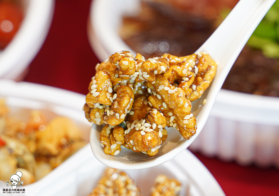 高雄烤鴨外帶 烤鴨團圓外帶餐 外帶年菜 年菜外帶 除夕 團圓 桌菜 包廂 經典 招牌 必吃 2024高雄年菜 鴨點棧