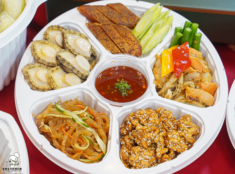 高雄烤鴨外帶 烤鴨團圓外帶餐 外帶年菜 年菜外帶 除夕 團圓 桌菜 包廂 經典 招牌 必吃 2024高雄年菜 鴨點棧