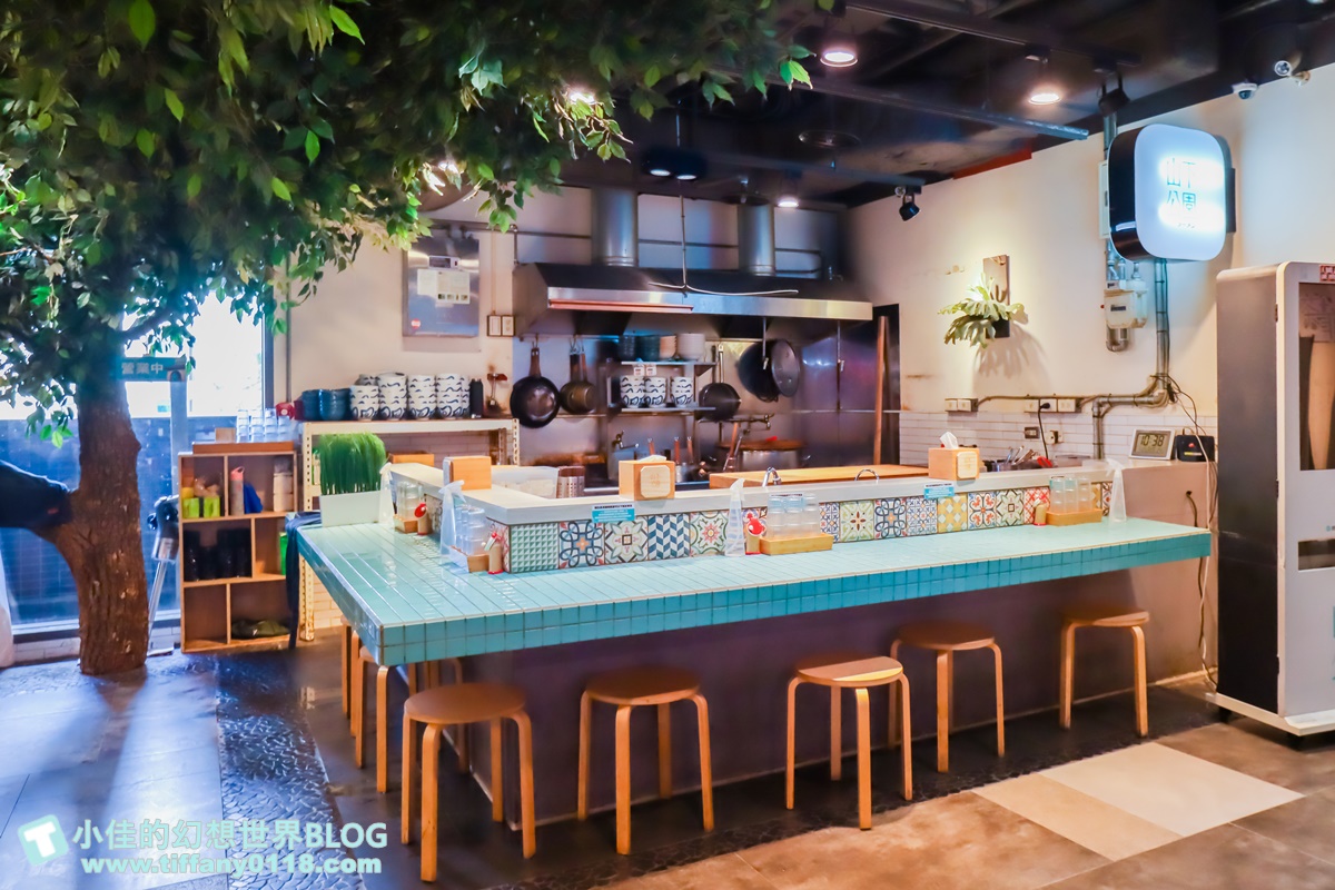 [台中美食]山下公園拉麵/排隊一小時才能吃到的台中拉麵/免費加飯加麵/第六市場美食推薦