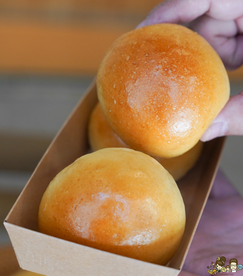 三日酵 菠蘿麵包 麵包 甜點 吐司 極光奶油 好吃 麵包 高雄伴手禮 咖啡館 麵包甜點咖啡 在地 新鮮出爐