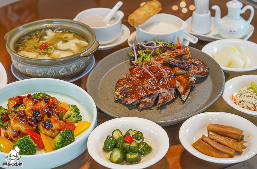 韻藏中餐廳 國賓 主廚 好吃 細膩 包廂 必吃 中餐廳 川味 川菜 浙江 港點 蒸籠 片鴨 烤鴨 杏仁 煲湯