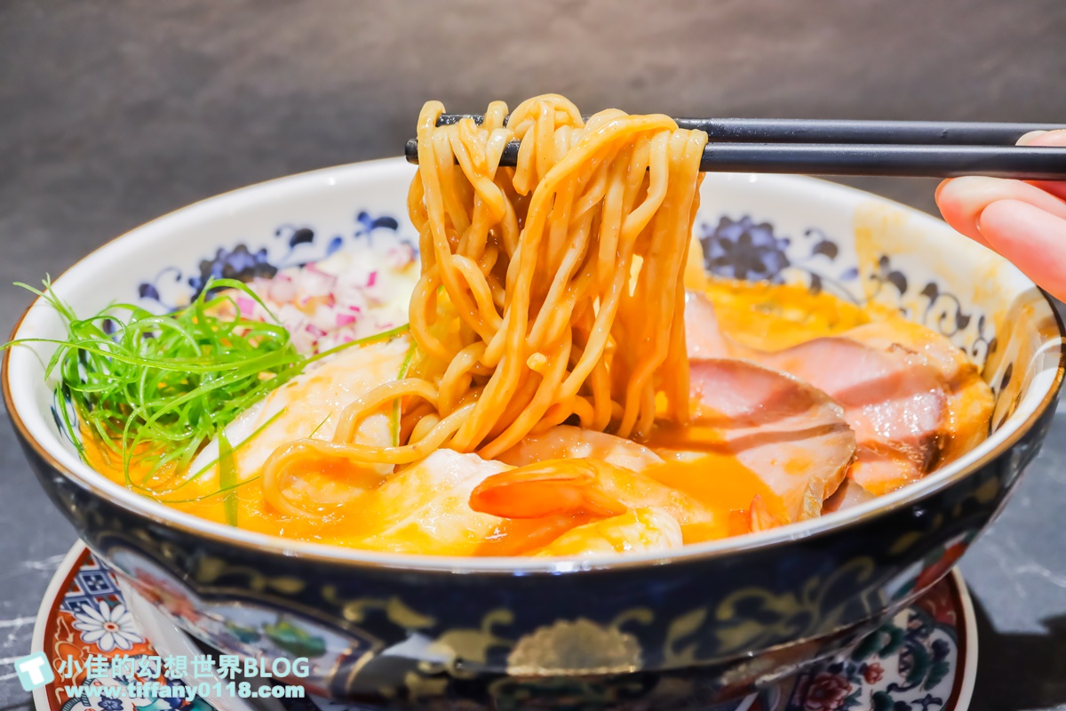 [台中美食]麵屋海鳴拉麵/蝦濃湯的人氣排隊拉麵/每日限量的海鮮類拉麵/台中拉麵推薦