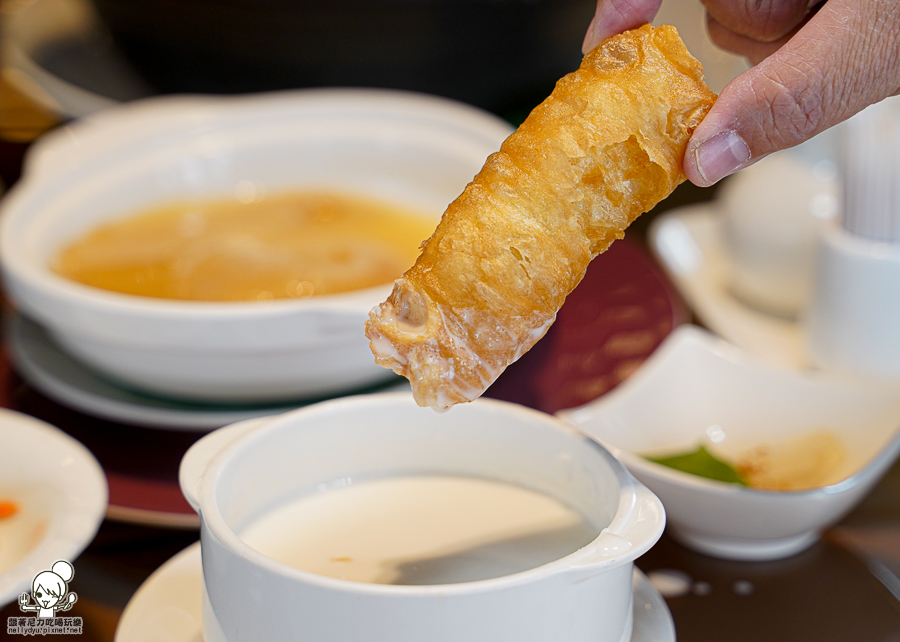 韻藏中餐廳 國賓 主廚 好吃 細膩 包廂 必吃 中餐廳 川味 川菜 浙江 港點 蒸籠 片鴨 烤鴨 杏仁 煲湯