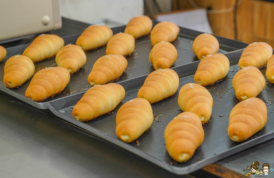 三日酵 菠蘿麵包 麵包 甜點 吐司 極光奶油 好吃 麵包 高雄伴手禮 咖啡館 麵包甜點咖啡 在地 新鮮出爐