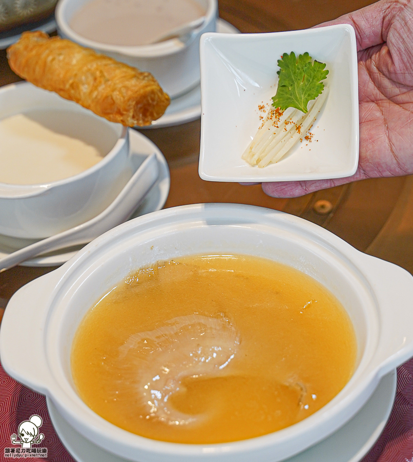 韻藏中餐廳 國賓 主廚 好吃 細膩 包廂 必吃 中餐廳 川味 川菜 浙江 港點 蒸籠 片鴨 烤鴨 杏仁 煲湯