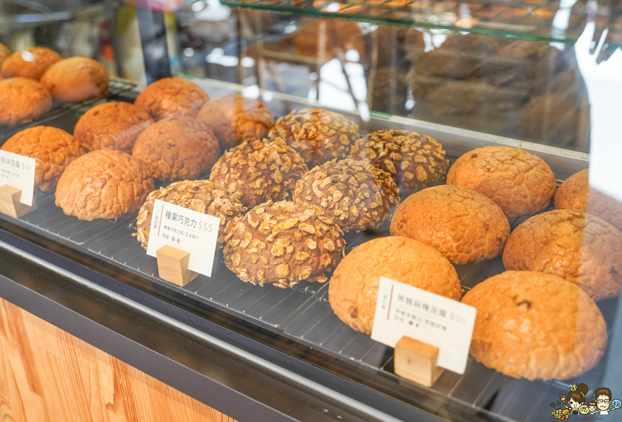 三日酵 菠蘿麵包 麵包 甜點 吐司 極光奶油 好吃 麵包 高雄伴手禮 咖啡館 麵包甜點咖啡 在地 新鮮出爐