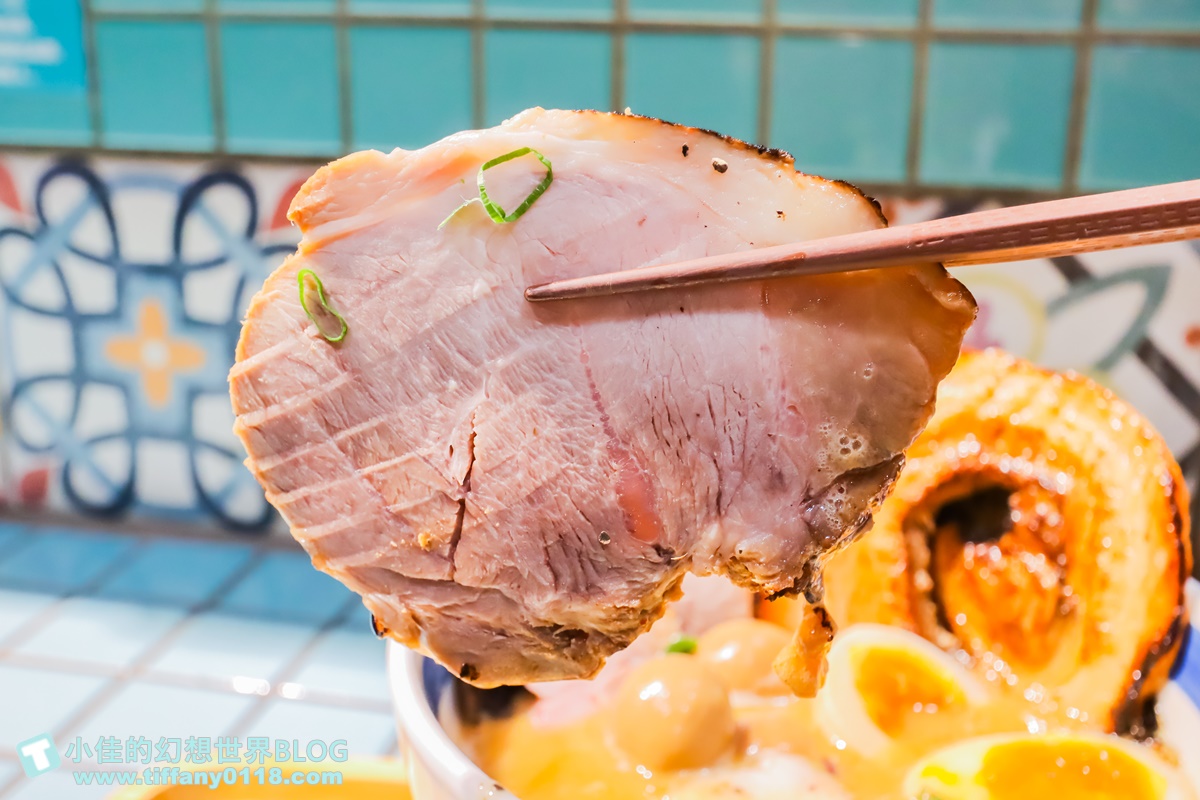 [台中美食]山下公園拉麵/排隊一小時才能吃到的台中拉麵/免費加飯加麵/第六市場美食推薦