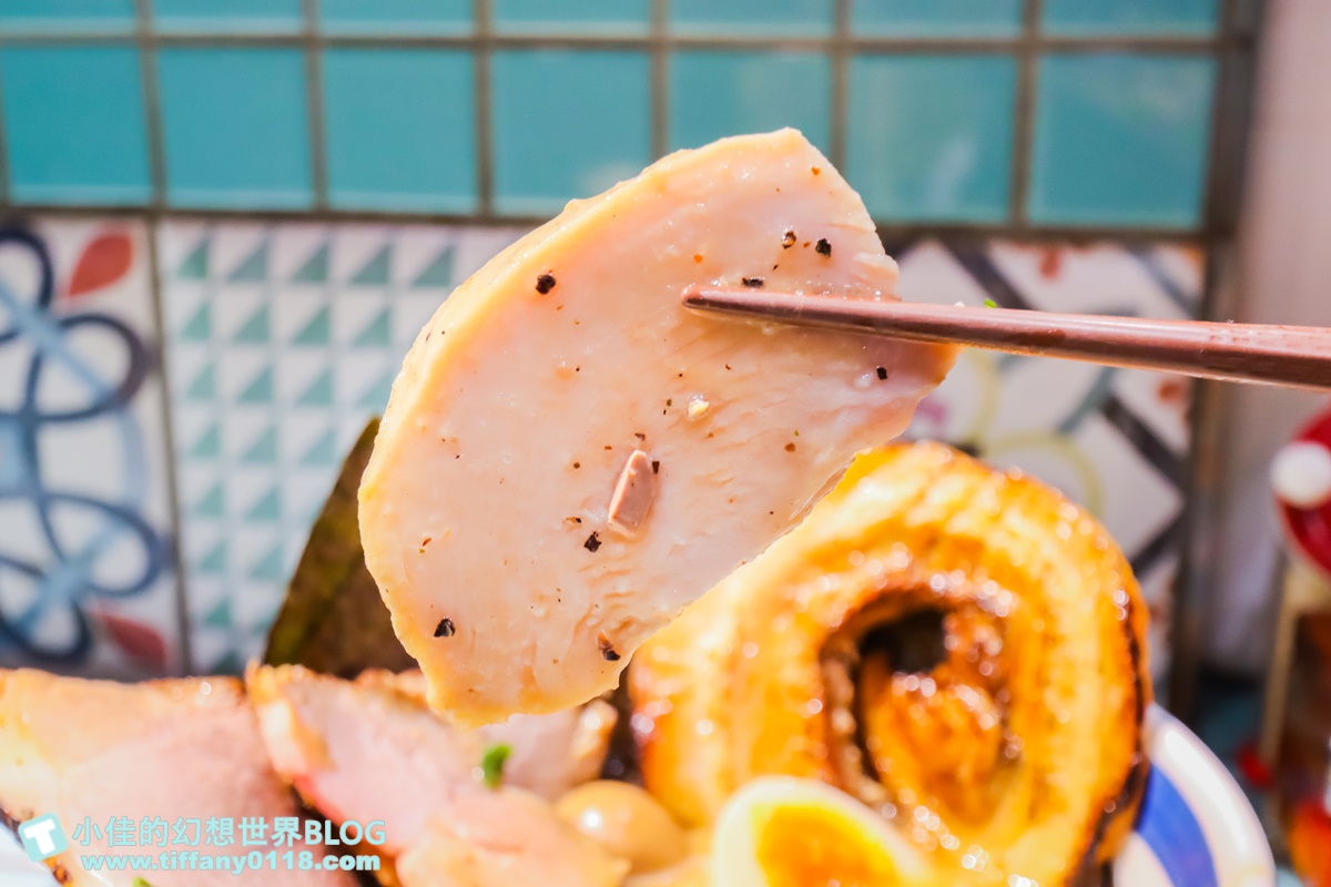 [台中美食]山下公園拉麵/排隊一小時才能吃到的台中拉麵/免費加飯加麵/第六市場美食推薦