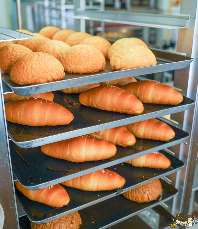 三日酵 菠蘿麵包 麵包 甜點 吐司 極光奶油 好吃 麵包 高雄伴手禮 咖啡館 麵包甜點咖啡 在地 新鮮出爐