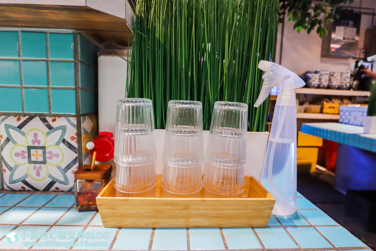 [台中美食]山下公園拉麵/排隊一小時才能吃到的台中拉麵/免費加飯加麵/第六市場美食推薦