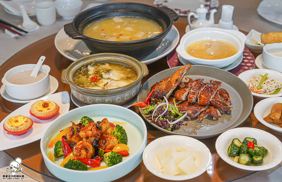 韻藏中餐廳 國賓 主廚 好吃 細膩 包廂 必吃 中餐廳 川味 川菜 浙江 港點 蒸籠 片鴨 烤鴨 杏仁 煲湯