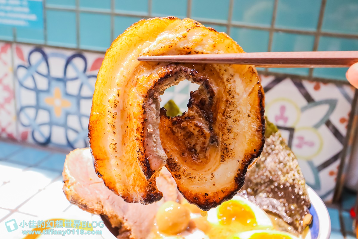 [台中美食]山下公園拉麵/排隊一小時才能吃到的台中拉麵/免費加飯加麵/第六市場美食推薦