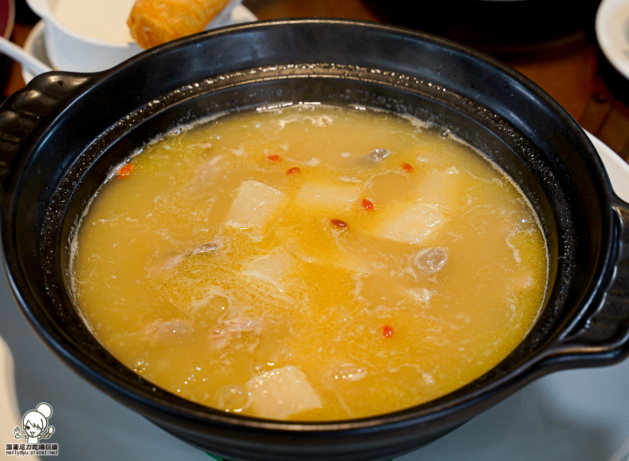 韻藏中餐廳 國賓 主廚 好吃 細膩 包廂 必吃 中餐廳 川味 川菜 浙江 港點 蒸籠 片鴨 烤鴨 杏仁 煲湯