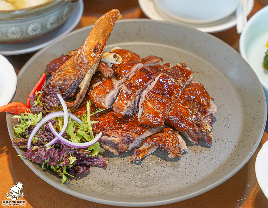 韻藏中餐廳 國賓 主廚 好吃 細膩 包廂 必吃 中餐廳 川味 川菜 浙江 港點 蒸籠 片鴨 烤鴨 杏仁 煲湯
