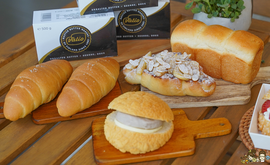 三日酵 菠蘿麵包 麵包 甜點 吐司 極光奶油 好吃 麵包 高雄伴手禮 咖啡館 麵包甜點咖啡 在地 新鮮出爐