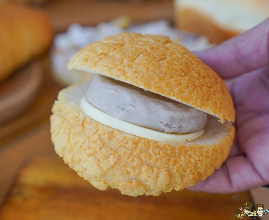 三日酵 菠蘿麵包 麵包 甜點 吐司 極光奶油 好吃 麵包 高雄伴手禮 咖啡館 麵包甜點咖啡 在地 新鮮出爐