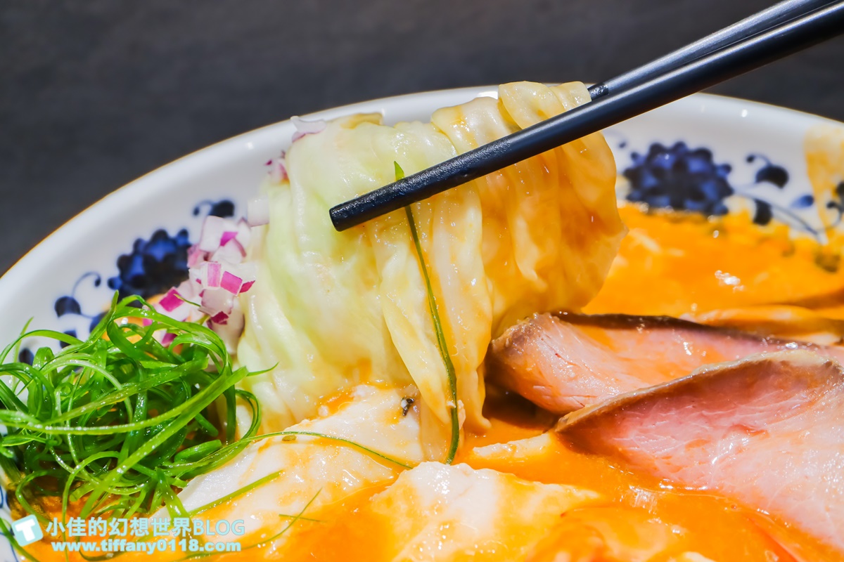 [台中美食]麵屋海鳴拉麵/蝦濃湯的人氣排隊拉麵/每日限量的海鮮類拉麵/台中拉麵推薦