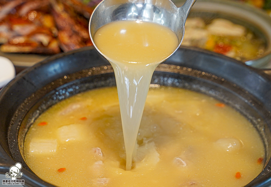 韻藏中餐廳 國賓 主廚 好吃 細膩 包廂 必吃 中餐廳 川味 川菜 浙江 港點 蒸籠 片鴨 烤鴨 杏仁 煲湯